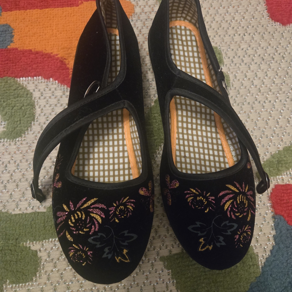 Embroidered Black Mary Jane Shoes